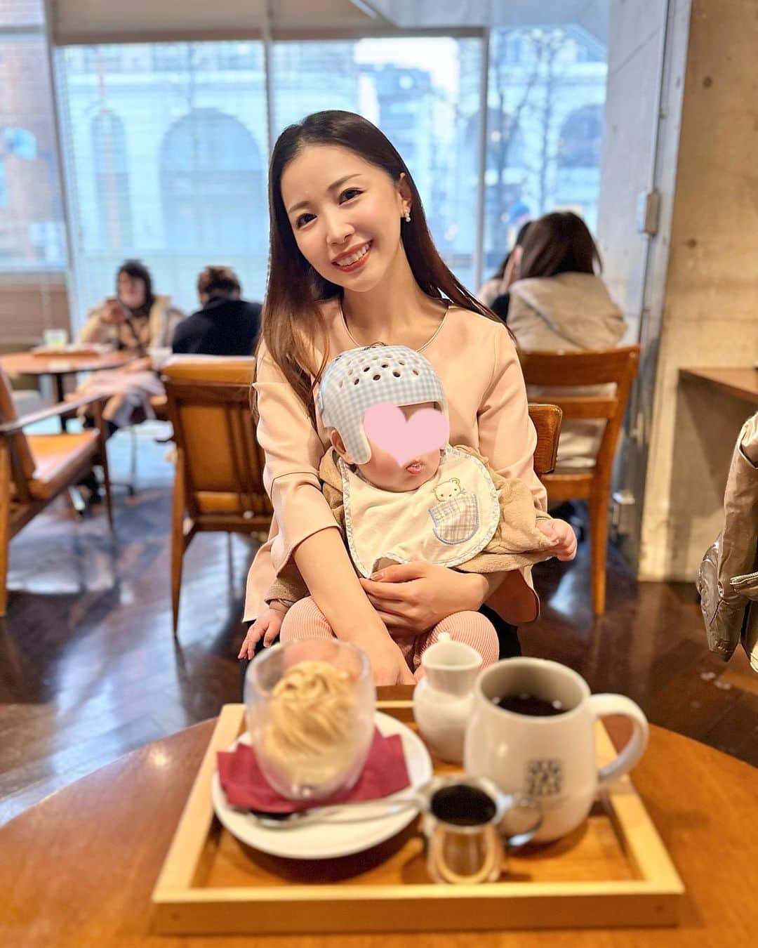 のインスタグラム：「♡ ⁡ 久々にポートレートで撮ってもらったら粉っぽくなった😶‍🌫️ 逆光で明るくしたからかな？ ２枚目は普通のiPhoneカメラ📷 せっかく撮ってもらったから載せちゃおう。 ⁡ ⁡ ⁡ ⁡ #令和4年ベビー#男の子ママ#男の子ベビー」