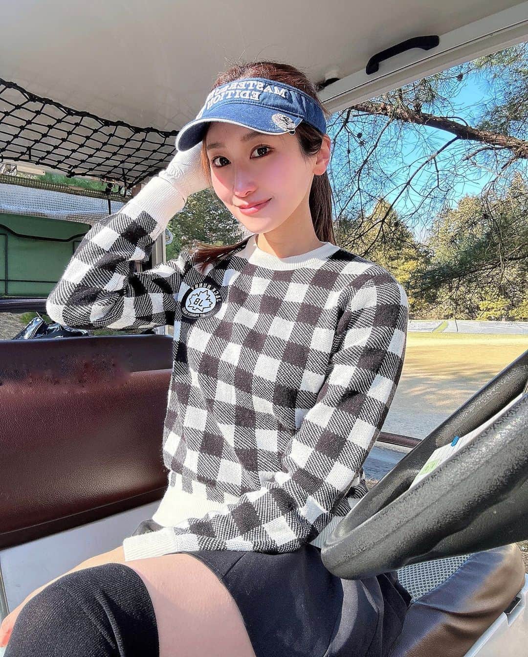 まりあのインスタグラム：「2年半ぶりゴルフ⛳️ 今年こそ沢山行きたい！！  #ゴルフ女子 #ゴルフコーディネート  #ゴルフ女子コーデ  #パーリーゲイツ #マスターバニーエディション  #ゴルフブランド」