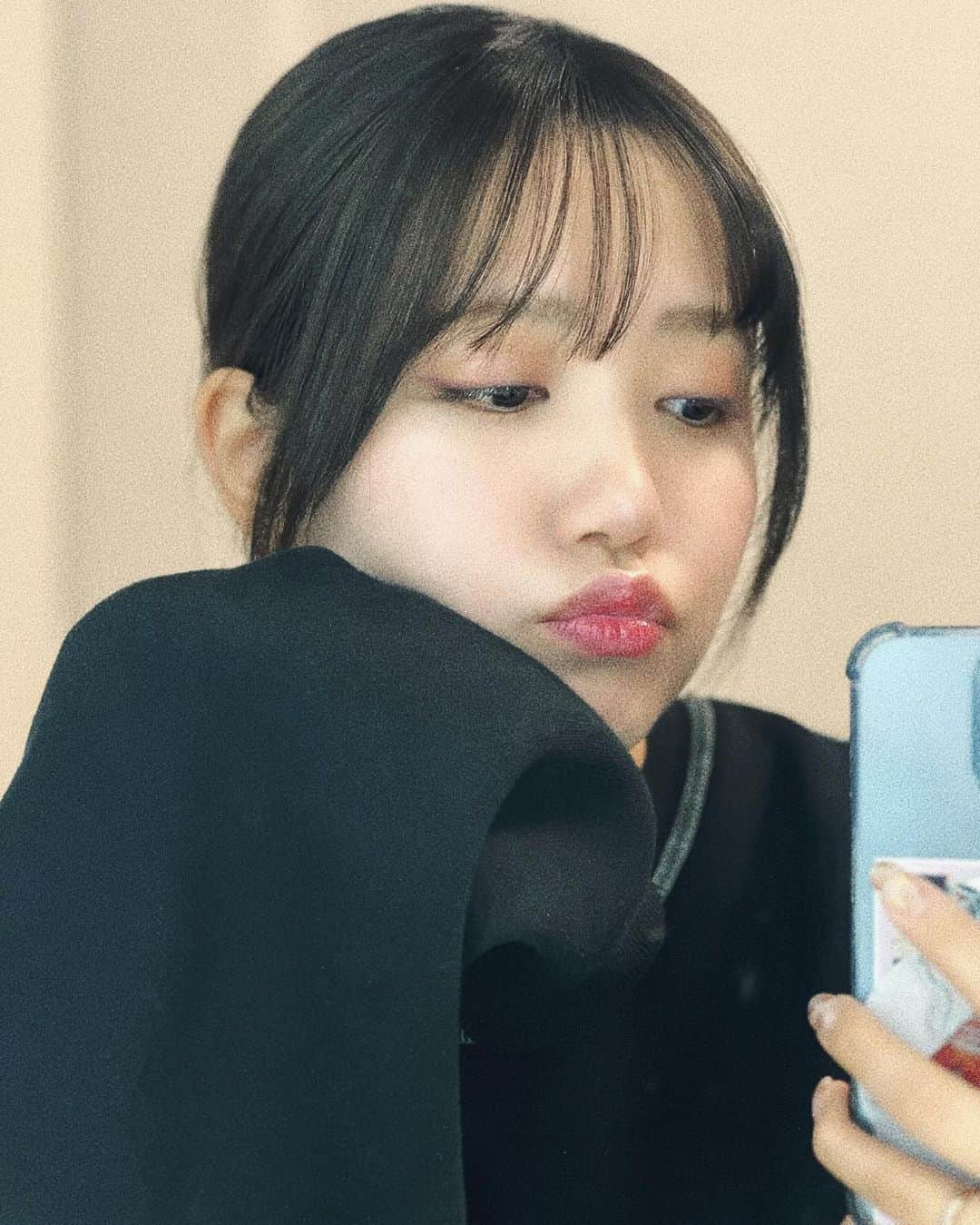 加藤玲奈のインスタグラム：「髪暗くした✌🏻🫧」