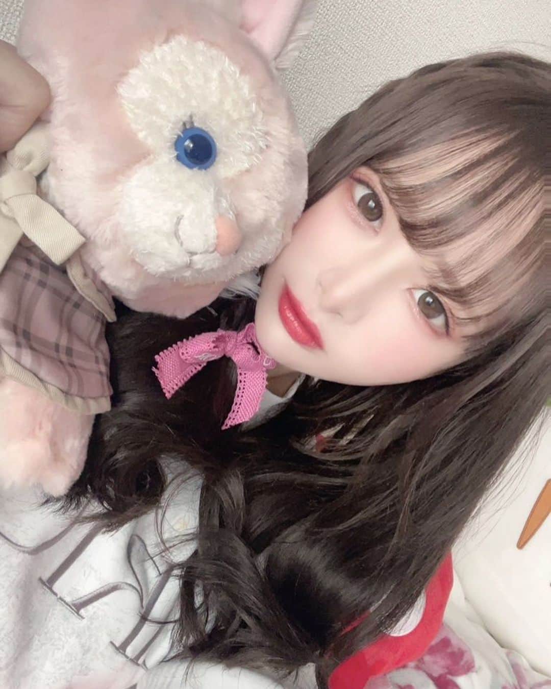 かなちゃのインスタグラム：「最近花粉やばすぎる〜！😣 でもそろそろディズニーいきたい！」