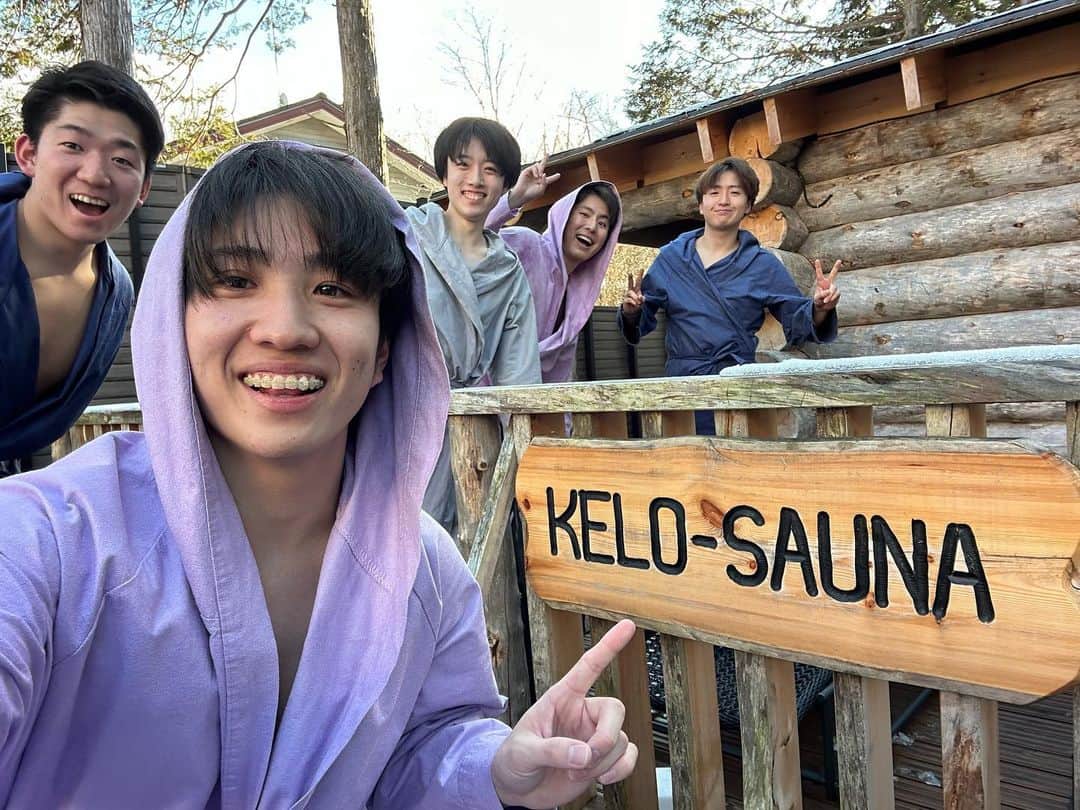 大塚稜馬のインスタグラム：「We went to a place called Sauna Club the other day and it was a totally different experience from any sauna I've had before. They showed me a new and exciting way to enjoy it. All the tiredness in my body was completely healed and I slept like a baby that night. You should definitely give it a try!  暑いところ我慢してはいって、冷たい水風呂入って、地球が回るの体験するだけがサウナじゃないんだということを教えられました。僕はこの施設の入り方凄い好きでした。  #sauna」