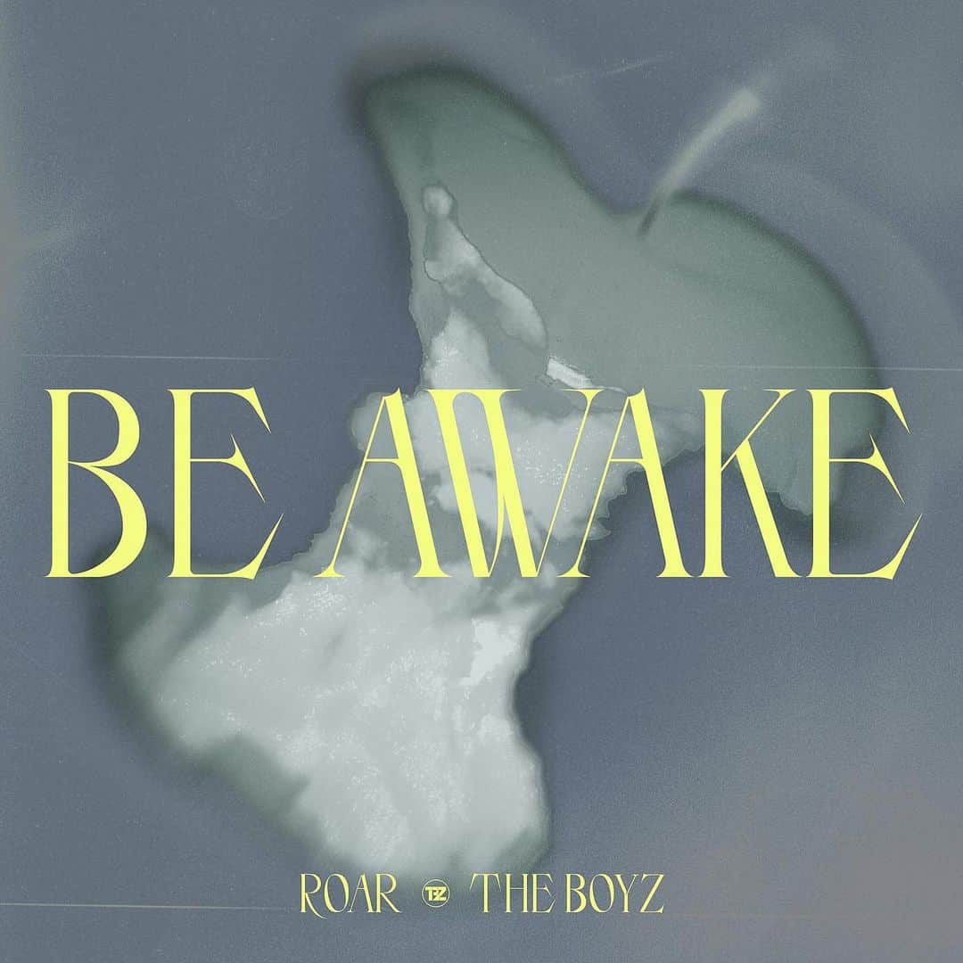 SAY のインスタグラム：「wrote n produced 2 songs for THE BOYZ this time on track no.1 “Awake” & no.2 the Title “ROAR” 더보이즈 친구들 신보 1번 트랙과 2번 타이틀 트랙 함께 작업했어요😉 go stream for the boyzzzz! enjoyyyyyyyy🦁 S/O to @deez_soultriii @yunsu_soultriii @soultriii.global 🫀❤️」