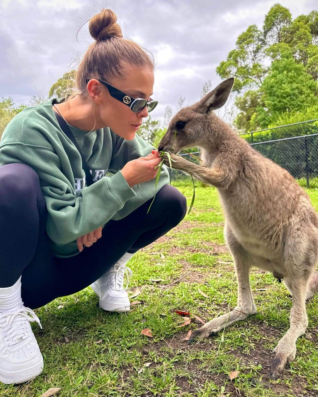 ニーナ・アグダルさんのインスタグラム写真 - (ニーナ・アグダルInstagram)「Hoppy times down under 🦘🐨🦝🐛🇦🇺」2月21日 9時37分 - ninaagdal