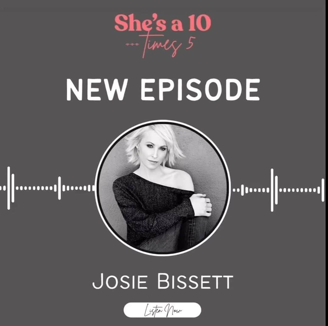 ジョシー・ビセットのインスタグラム：「New Episode is here!!! Absolutely fantastic!   We all remember Jane Mancini from the popular television series “Melrose Place.” The adorable girl next door who every woman wanted to either be, or be friends with.   Actress, model and author Josie Bissett, joins us in Studio 50 to tell her story from “back in the day,” as well as, share her journey of personal growth through the Hoffman Process and retreat.  Many of us second chapter women are leaning into different retreats as a method for releasing negative behaviors, moods and self talk.  Josie shares her own experiences and pursuits in a vulnerable, honest and relatable way.   Stay tuned to the end as we have a little unexpected fun with Josie through our Studio 50 hotline.  Let’s go! LINK IN BIO TO WATCH AND LISTEN!  Brought to you by: @karammdskin  the simple 3 step anti aging routine  @luxury.pickleball finely curated pickleball gear and experiences  @michelleemmickofficial @randicrawfordcoaching @laurie_reider_jabbar @_inspirealways」