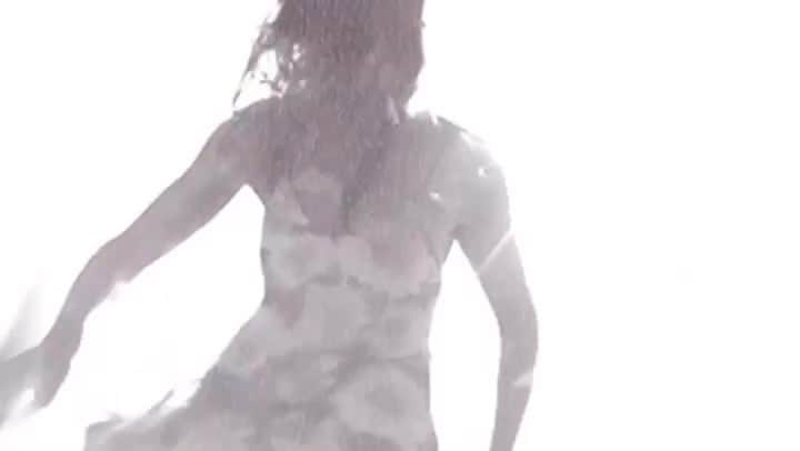 カイア・ジョーダン・ガーバーのインスタグラム：「happy birthday to my hero, the woman who brought me into this world and who’s arms i’ve been falling into ever since ♥️ i love you mama @cindycrawford (and thank you @randegerber for making this sweet sweet video that captures her heart so perfectly)」