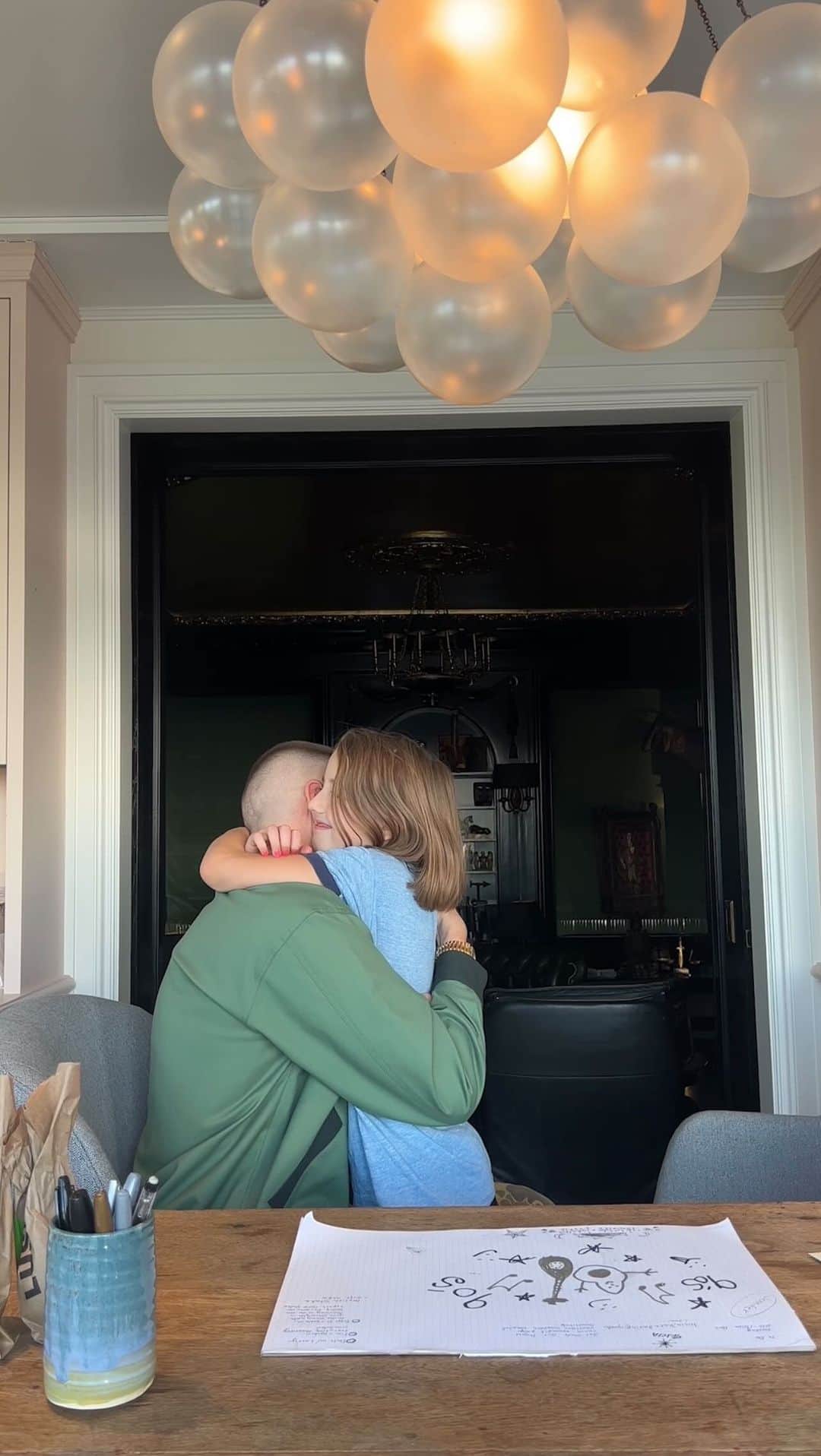 マックルモアーのインスタグラム：「This one is gonna be special… Directed by Sloane ❤️」