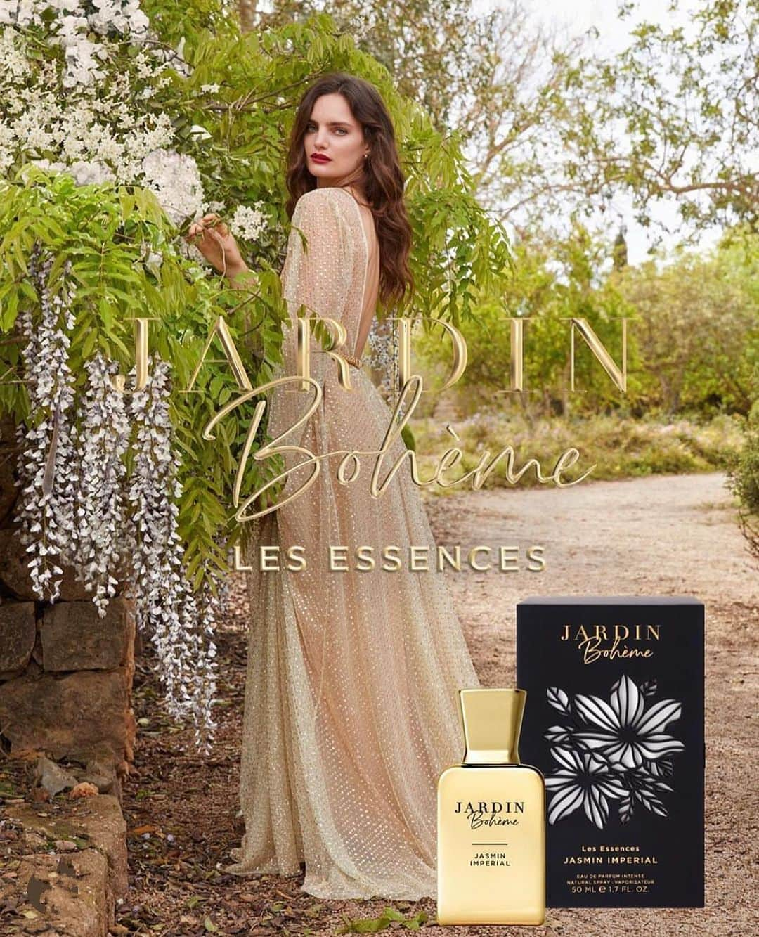 NINA PARKのインスタグラム：「Jardin Bohème Les Essences Fragrance Campaign @jardin.boheme avec @delfinamorbelli」