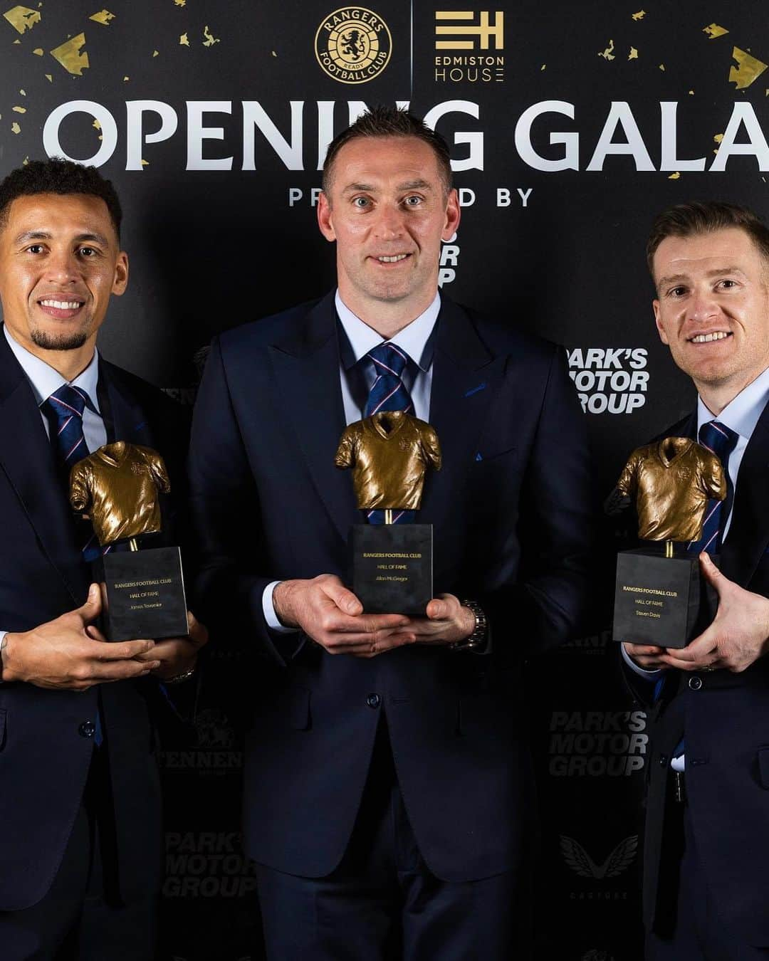 スティーヴン・デイヴィスさんのインスタグラム写真 - (スティーヴン・デイヴィスInstagram)「What an incredible feeling to be inducted into the hall of fame @rangersfc alongside players I grew up wanting to emulate in my childhood. As a young boy it was always a dream to one day get to pull on the famous blue shirt and play at Ibrox. Massive thank you for all your continued support that I’ve felt since day one at this special club 💙 Huge congratulations also to @greegsy1 & @jamestavernier2 👏🏻」2月21日 3時31分 - s_davis_8