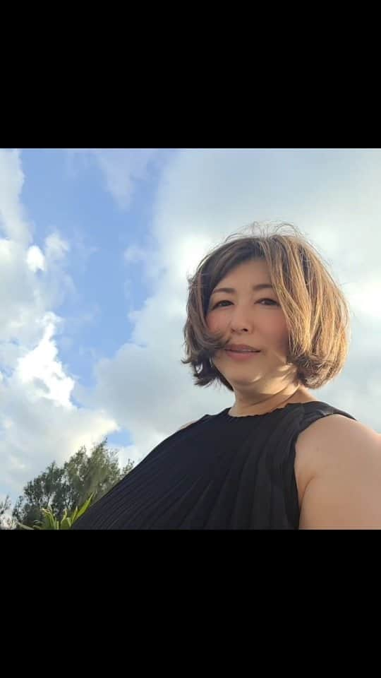 折原ゆかりのインスタグラム：「Look at the sky」