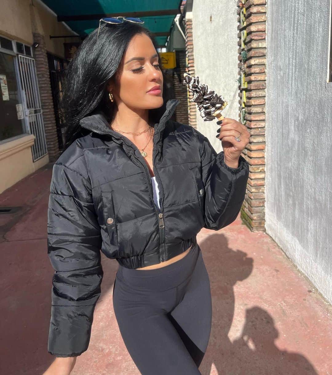 Jessica Arevaloのインスタグラム：「Pretty sure I’m going to become a foodie influencer now instead of fitness!🤣 🍰🍦」