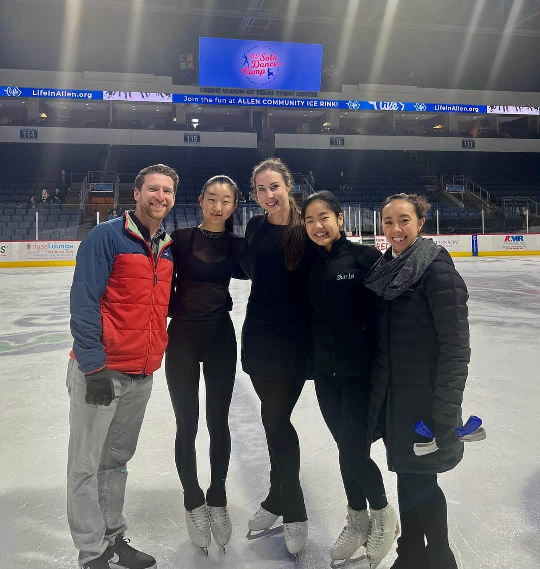 ブルックリー・ハンのインスタグラム：「Thanks @dallas_figure_skating_club  for another great Solo Dance Camp! What a fantastic way to kick off the solo dance series! ⛸️💙」