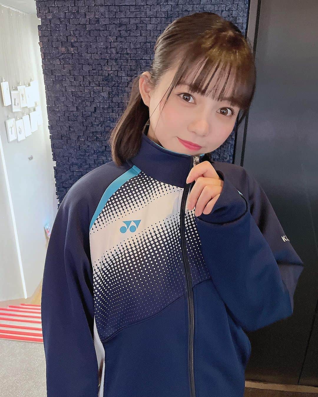 のインスタグラム：「ジャージちゃん👶🏻 . . . . . . #ジャージ #fashion #高校 #japanesegirl #ファッション好きな人と繋がりたい #美男美女と繋がりたい #アイドル #舞台俳優好きさんと繋がりたい #女優 #ソロ #ソロデビュー」