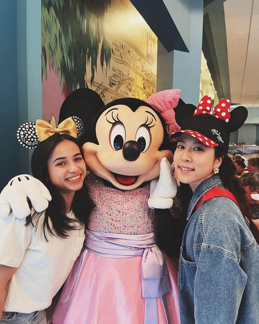 村元哉中のインスタグラム：「#photodump #disneygram Part 1 !!! みんなの好きなディズニーキャラクター知りたい🫶」