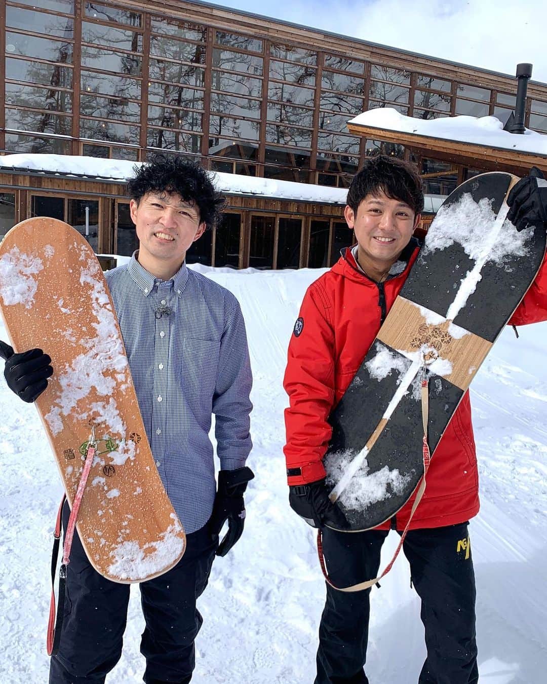 松山航大さんのインスタグラム写真 - (松山航大Instagram)「★ #雪板 初挑戦！！ . スノーボードのように足を固定せず、雪の板の上に乗って滑る「#雪板」を体験してきました！ . 手軽＆独特の浮遊感が特長！ 仕事を忘れて滑りに没頭しました😎 . あすのふるさとライブで放送です！ . #長野市 #ナガノフォレストヴィレッジ #長野放送 #ふるさとライブ #アナウンサー #松山航大」2月21日 18時33分 - kodai_matsuyama