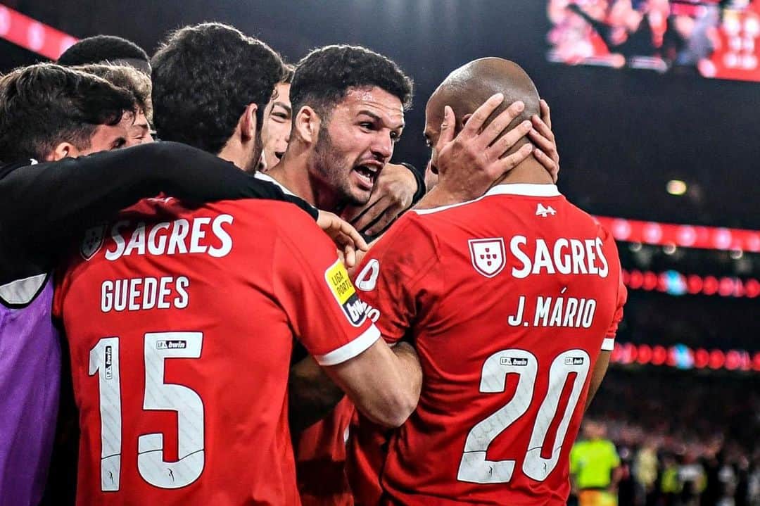 ジョアン・マリオのインスタグラム：「Vitória importantíssima em casa com grande espírito de sacrifício! Seguimos @slbenfica 🔴⚪️」