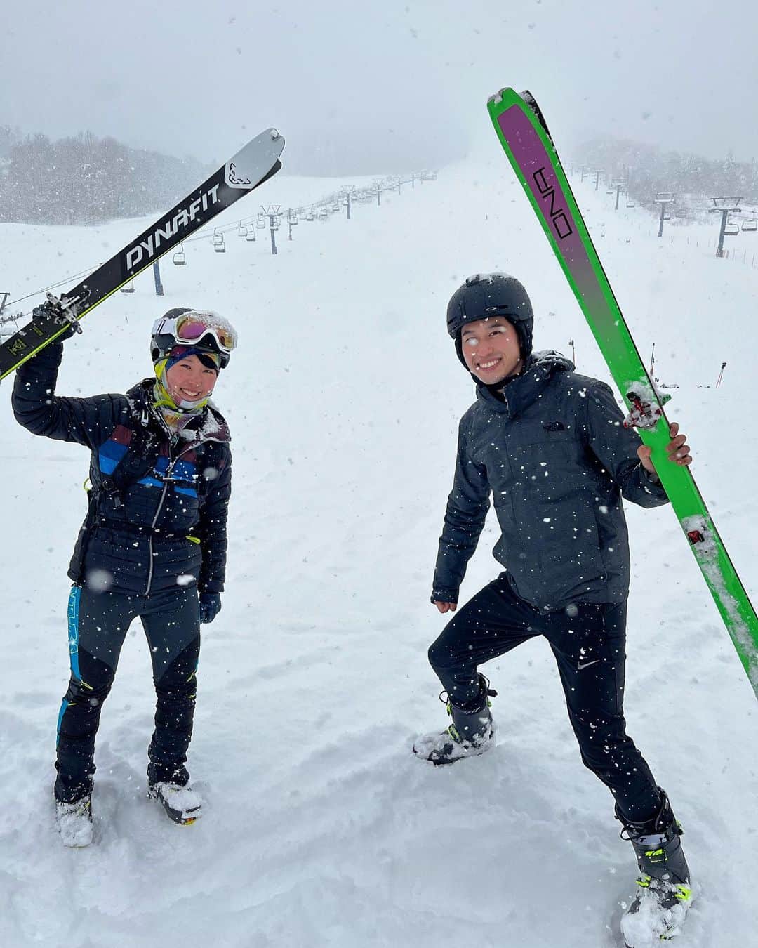 重盛赳男のインスタグラム：「NBSみんなの信州⛷  あすの特集では、山岳スキー「スキーモ」をご紹介！  スキーモは、2026年のミラノ・コルティナダンペッツォ冬季オリンピックの追加種目に採用された、注目の競技。 山岳県・信州でも、熱量が高まりつつあります！  注目の若手選手としてご紹介するのが、飯山高校3年生の小林華蓮選手。 去年夏にスカイランニングでの偉業をお伝えし、「五刀流」ともご紹介しましたが、今回はスキーモ！ 来週始まる世界選手権にも日本代表として出場します👏  「NBSみんなの信州」 2月22日（水）夕方6時9分〜 ご覧ください！  #長野放送 #NBSみんなの信州 #みんなの信州 #山岳スキー #スキーモ #skimo #skimountaineering #小林華蓮 選手 #重盛赳男 #アナウンサー」
