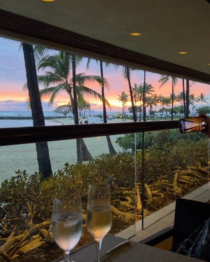 小池絵未のインスタグラム：「@hiltonhawaiianvillage  The view 🌴🌴」
