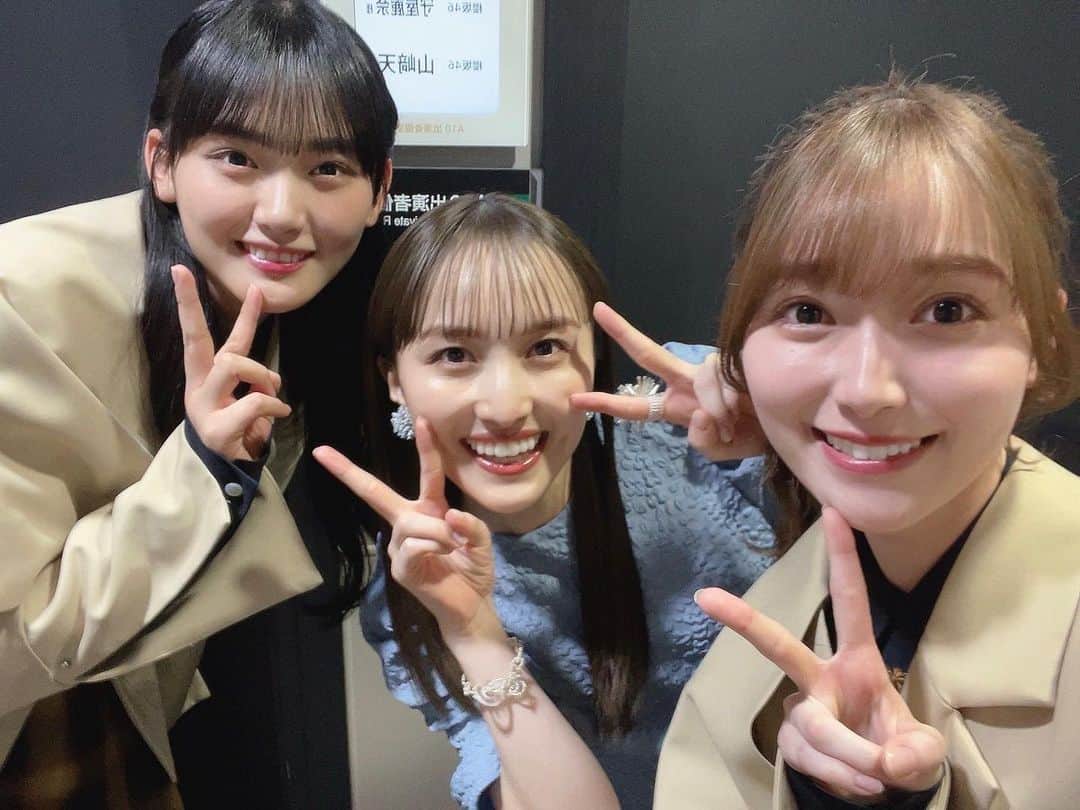 守屋麗奈のインスタグラム：「♡ オオカミ少年・ハマダ歌謡祭さんに山﨑天と出演させていただきました。 観ていただきありがとうございました☺︎  なんとなんと、、 ももいろクローバーZの百田夏菜子さんとお写真撮っていただきました💗 嬉しいーーー またお会いできますように✨✨  #櫻坂46  #sakurazaka46  #守屋麗奈 #renagram  #オオカミ少年  #ハマダ歌謡祭」