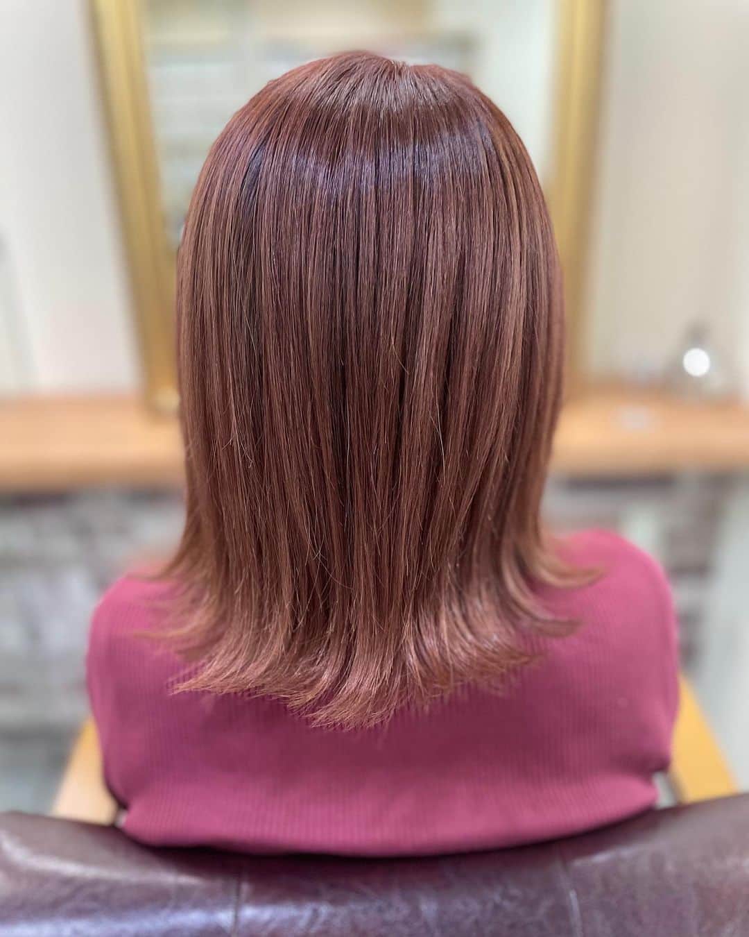 salon PRATiNO(サロンプラチノ)のインスタグラム：「🌸 桜ピンクベージュ🌸🌸  春らしい軽やかな仕上がりに😊  #桜ピンクカラー #hair#pratino#clavis#ハイトーン#韓国ヘア#デジパ#縮毛矯正#名古屋美容院#栄美容院#ショートカット#ウルフカット#透明感カラー#クラビス#酸熱トリートメント#ダメージ毛#ヘアサロン#女性スタッフのみ#初めてのブリーチ#白髪染め#ペールカラー#エクステ#シールエクステ#ヘアメ#アイブロウ#メンズアイブロウ#メイク#ファイバープレックス#スタッフ募集」
