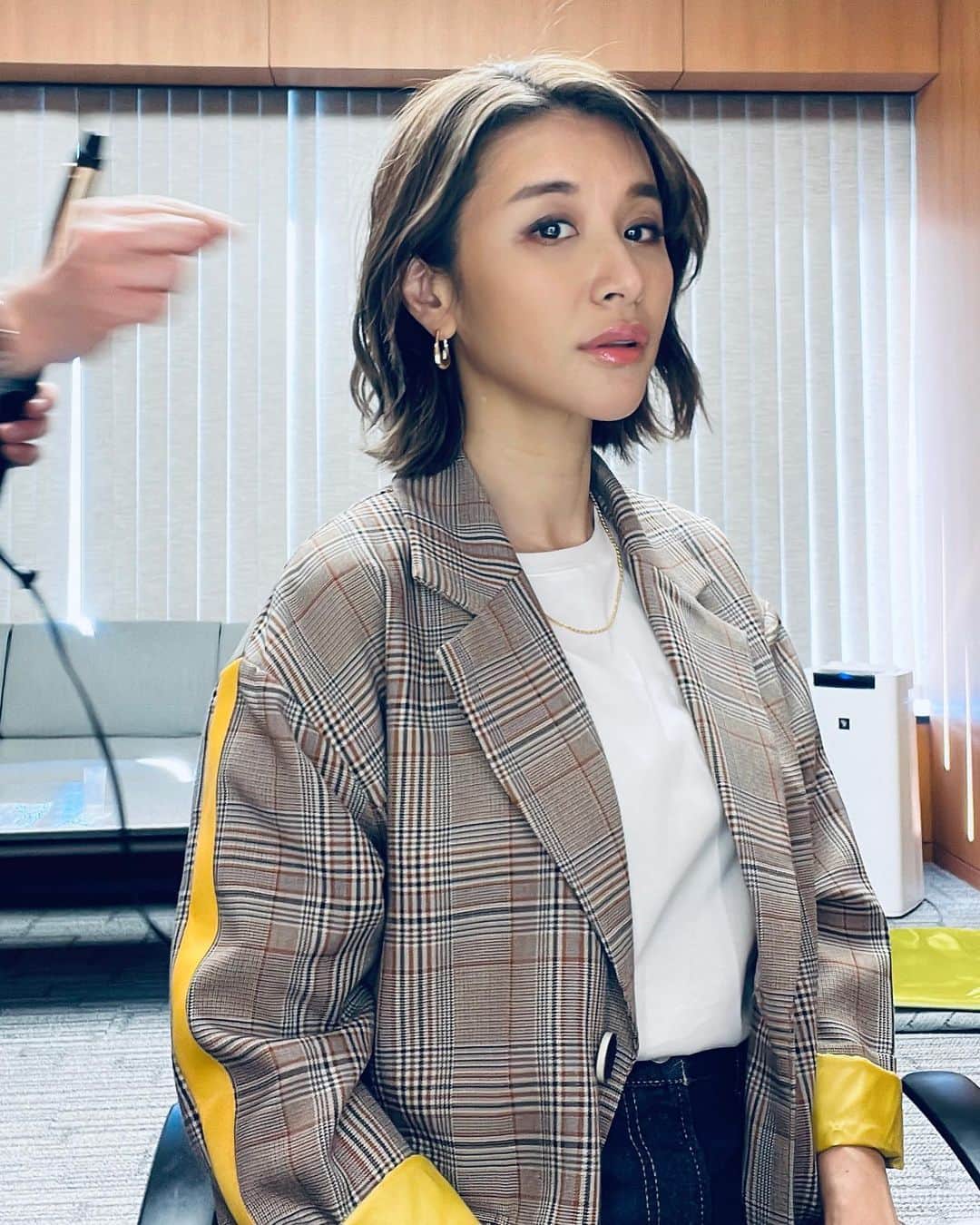 のインスタグラム：「髪切った✌️」
