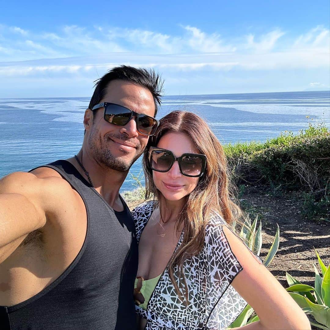 マット・セデーニョのインスタグラム：「Happiest of birthdays to our beautiful memory maker mami. Te amamos hasta la luna ❤️」