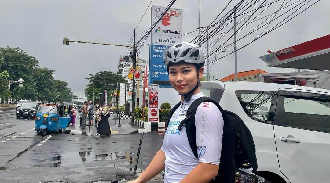 太田りゆのインスタグラム：「・  📍jakarta 🇮🇩🌴  パリオリンピックポイント獲得の初戦となるジャカルタに 到着しています🦖 ⋆͛日本との時差は2時間 ジャカルタは雨季らしい☔☔   #teambridgestonecycling #chaseyourdream #tracknationscup #nation #trackcycling  #trackcyclist #cycling #cyclist #athletes  #sport #training #jakarta #japan #uci  #自転車 #自転車競技 #インドネシア #日本  #ネイションズカップ   @anchor_bridgestone」