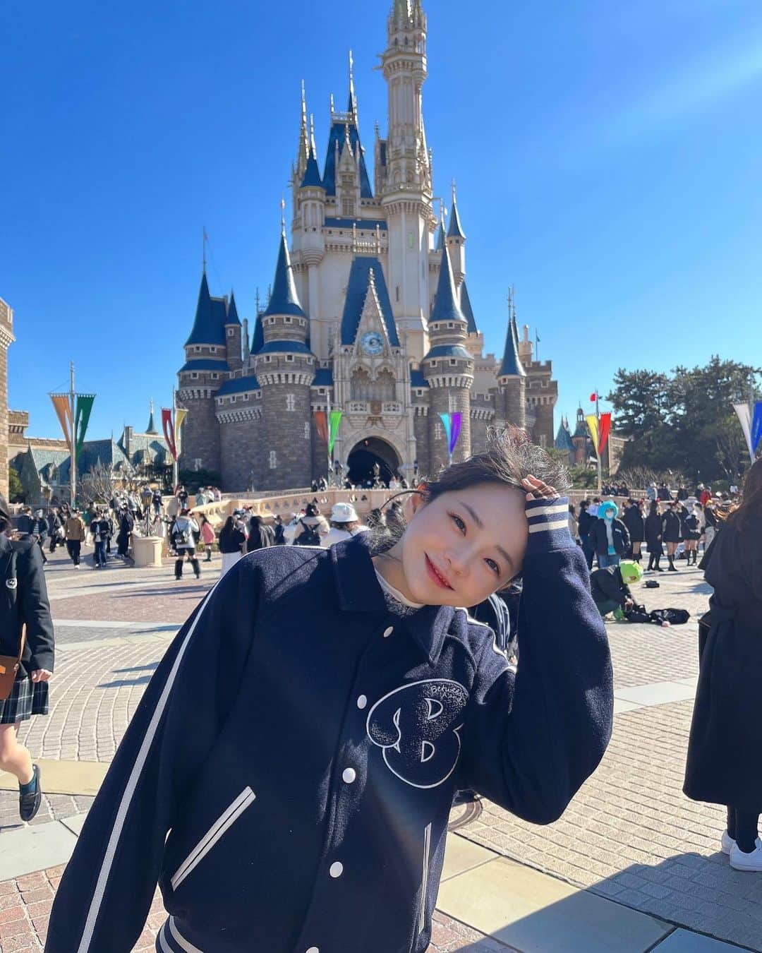 ヨンジュさんのインスタグラム写真 - (ヨンジュInstagram)「#東京ディズニーランド 🥶🥶🥶」2月21日 16時11分 - yeondukong