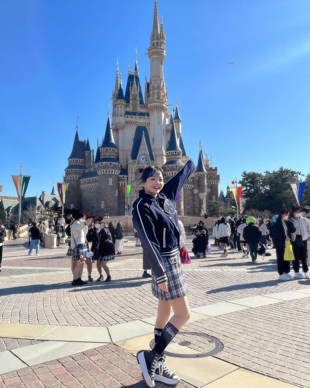 ヨンジュさんのインスタグラム写真 - (ヨンジュInstagram)「#東京ディズニーランド 🥶🥶🥶」2月21日 16時11分 - yeondukong
