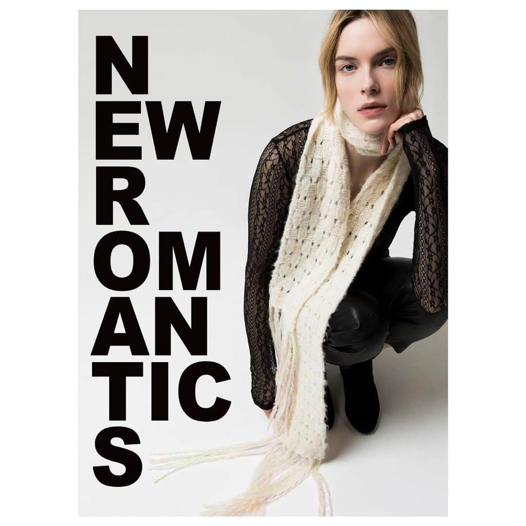 クリスティーナティーのインスタグラム：「MFW 23-24 #milanfashionweek #newcollection #newromantics #fallwinter #salescampaign」