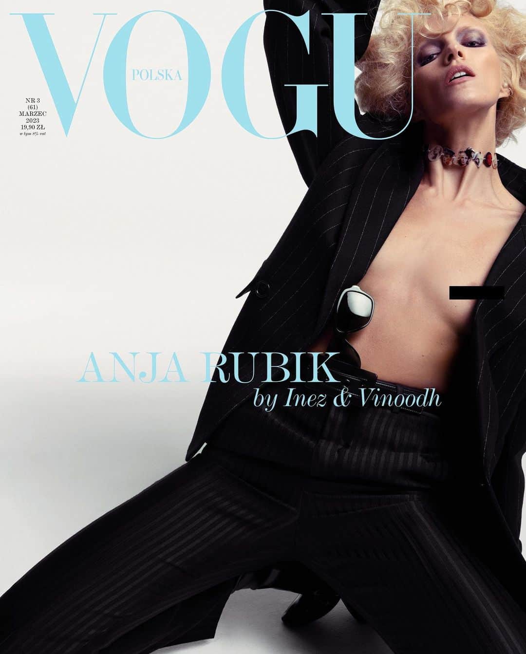 アニヤ・ルービックのインスタグラム：「Happy 5th Birthday @vogue.polska   March 2023 ✨ Marzec 2023   (PL below) The cover story is filled with pride and nostalgia. It was shot in NYC by my fashion family, true creatives, Inez van Lamsweerde and Vinoodh Matadin. It was 19 years ago that I walked into their studios hoping they would notice me and dreaming I could become a part of their vision. Filled with passion and compassion in equal doses, what these two people do together, what they make is magical. Their work epitomizes for me the best of fashion and a true representation of what it means to be showcased on the front cover of a Vogue magazine.   Sesja okładkowa emanuje dumą i nostalgią. Została sfotografowana w Nowym Jorku przez moją modową rodzinę, Inez van Lamsweerde i Vinoodha Matadina. Kiedy 16 lat temu przekraczałam próg ich studia, miałam nadzieję, że mnie dostrzegą, i marzyłam, by stać się częścią ich wizji. To, co ta dwójka ludzi – przepełnionych pasją i zrozumieniem w równych pro- porcjach – razem robi, jest magią. Dla mnie ich zdjęcia ucieleśniają wszystko, co w modzie najlepsze i są doskonałym wzorem, jak powinny wyglądać okładki „Vogue’a”.   photographers: @inezandvinoodh  styling: @paulsinclaire  make-up: @wendyrowe  hair: @eugenesouleiman   #vogue」