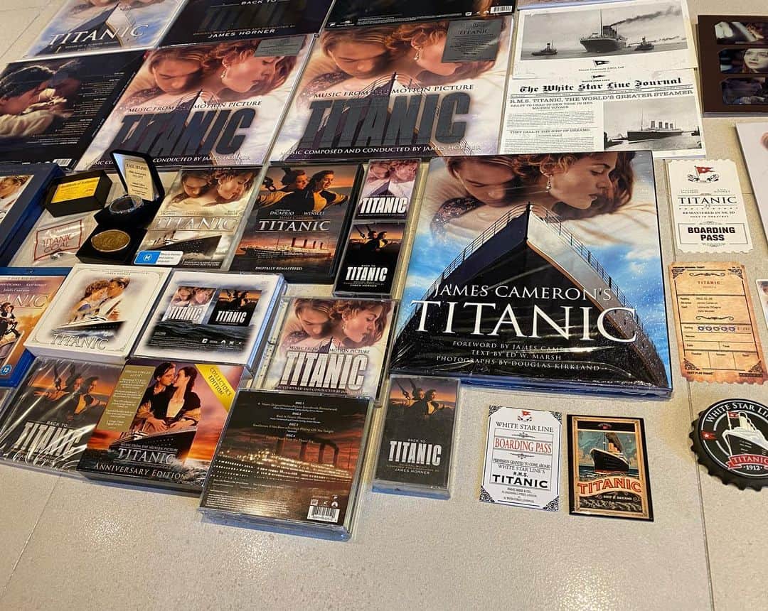 クォン・スンイルさんのインスタグラム写真 - (クォン・スンイルInstagram)「98년부터 모아온 인생영화 🚢 @titanicmovie  #Titanic #TitanicMovie #타이타닉 #영화타이타닉」2月21日 17時55分 - urbankwon