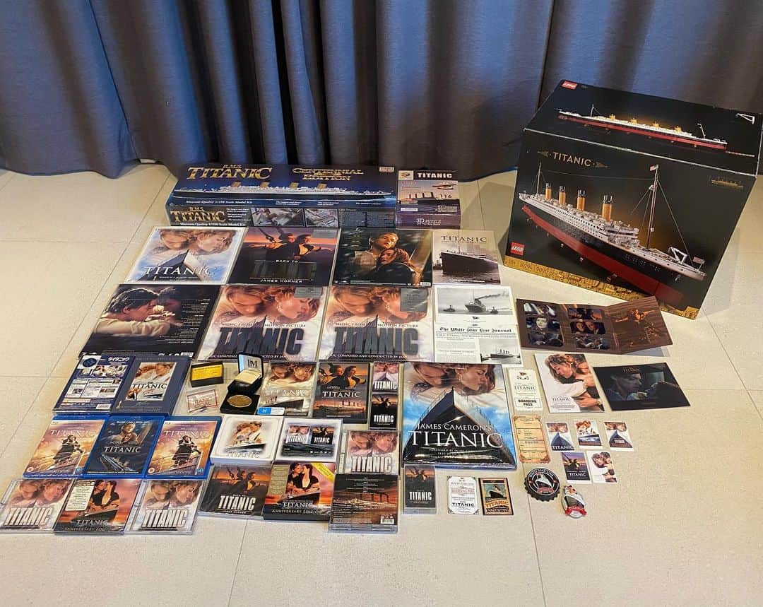 クォン・スンイルのインスタグラム：「98년부터 모아온 인생영화 🚢 @titanicmovie  #Titanic #TitanicMovie #타이타닉 #영화타이타닉」