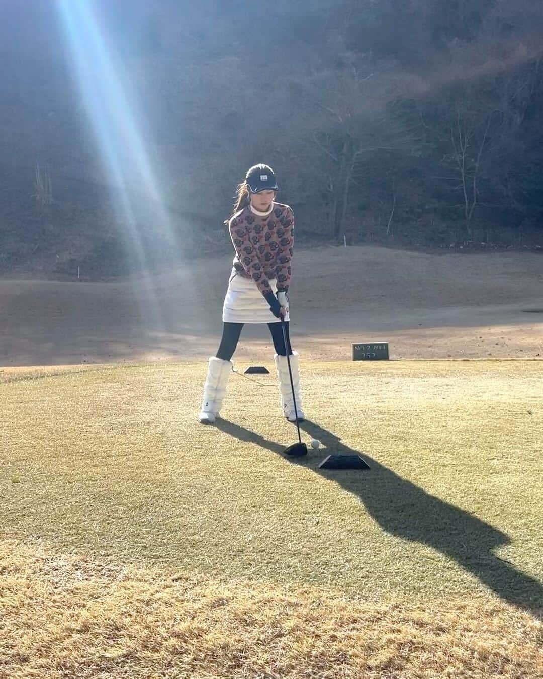 なみのインスタグラム：「完璧じゃん頂きました🤣  今年入ってから首負傷して全然身体動かなかったけど、やっと治って動くようになった❤️‍🔥  でもスコアは変わらないんよね〜🤣  夏ぐらい飛距離は出て満足度はめっちゃたかい😚  #ゴルフ #ゴルフウェア #ゴルフ女子 #ゴルフ好き #ゴルフ大好き #ゴルフスイング #ゴルフバカ #ゴルフ好きと繋がりたい #ゴルフ仲間募集中 #ゴルフコーデ #ゴルフ初心者 #ゴルフ#ゴルフ場 #golf #golflover #japanesegirl #japan #골프 #골프여자 #골프스윙」