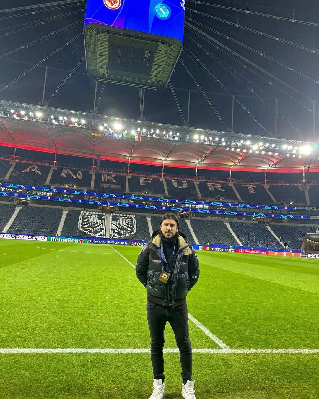 クリスティアン・ザッカルドさんのインスタグラム写真 - (クリスティアン・ザッカルドInstagram)「@eintrachtfrankfurt vs @officialsscnapoli   #ucl #francoforte #napoli #soccer」2月22日 3時32分 - cristianzaccardo