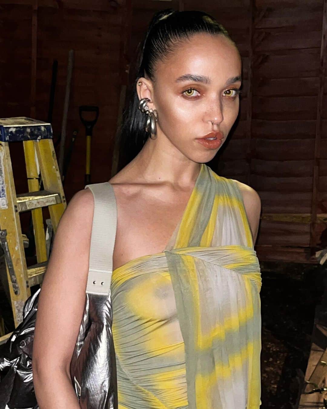 FKAツイッグスさんのインスタグラム写真 - (FKAツイッグスInstagram)「20.02.23 photo @jordan_hemingway 🖤」2月22日 3時54分 - fkatwigs