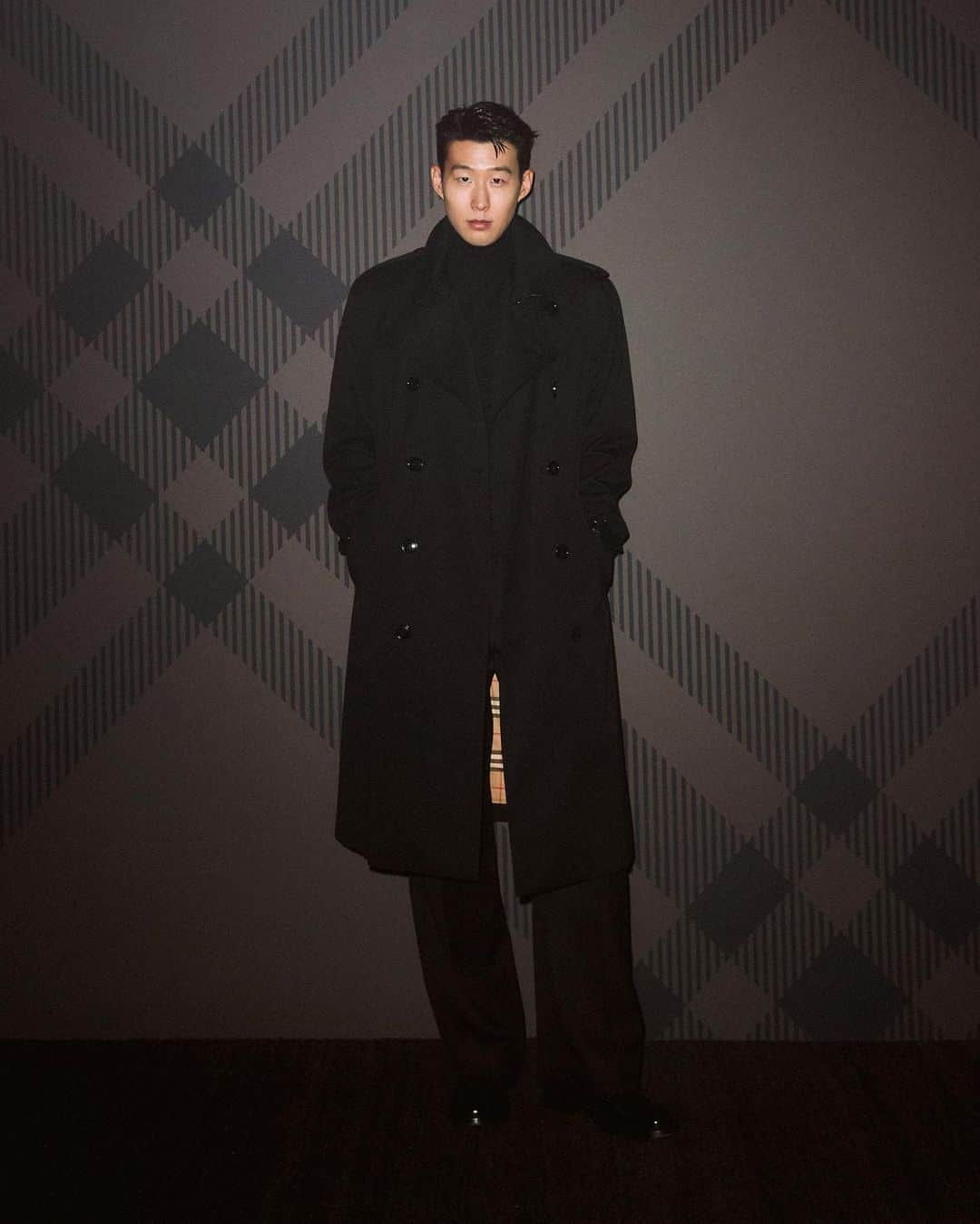 ソン・フンミンのインスタグラム：「A special night with special company @burberry 🖤」