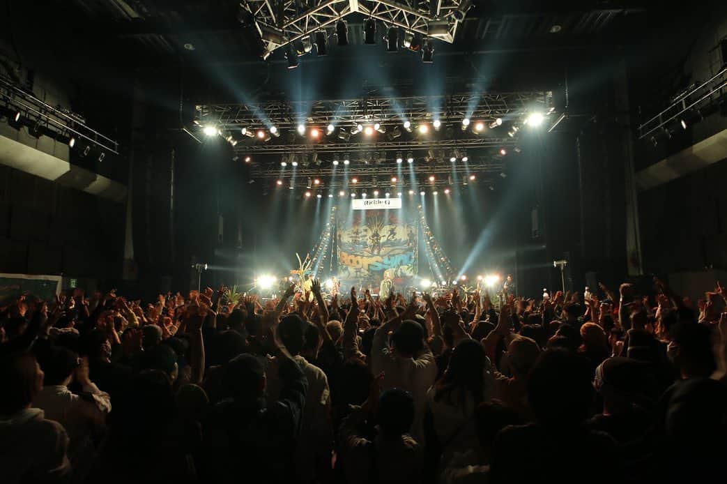 後関好宏さんのインスタグラム写真 - (後関好宏Instagram)「Rickie-G 『【Roots in Sync】Release Tour ~90's Honch Session~』 川崎/CLUB CITTA' 大阪/STUDIO PARTITA（名村造船所跡地）  Rickie-Gアルバムリリースツアー、川崎&大阪の2公演に参加しました。 リッキーとは長い付き合いでレコーディングにはよく呼んで貰ってるんですが、ライブに参加するのは7〜8年振り？！リッキーバンドのみんなと音を出せるハッピーな2日間、ありがとう御座いました。  #RickieG」2月22日 4時10分 - gosekky
