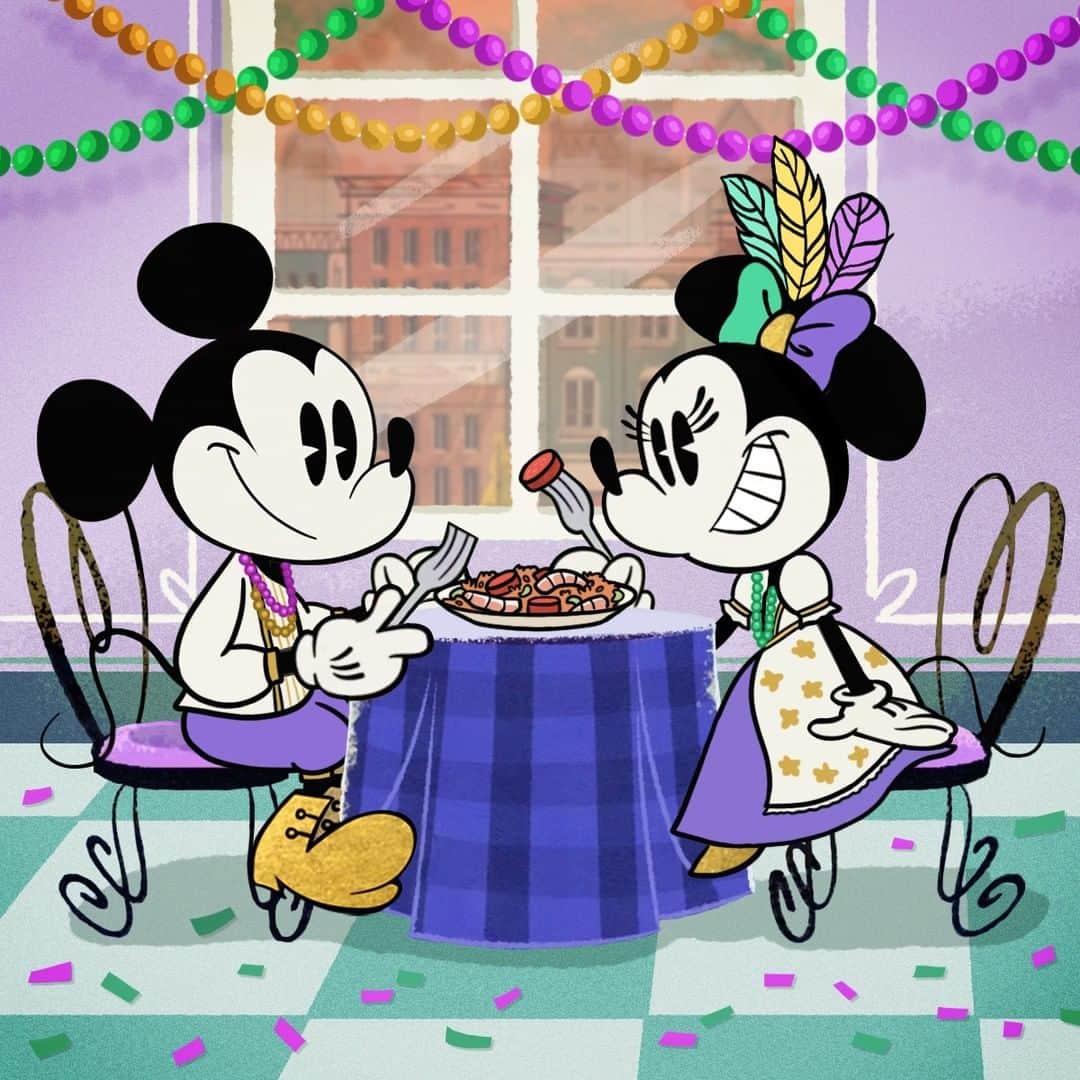 ミニーマウスのインスタグラム：「I surprised Mickey with a trip for Mardi Gras! 🎉 Be honest... is my outfit extra or just right? 💜」