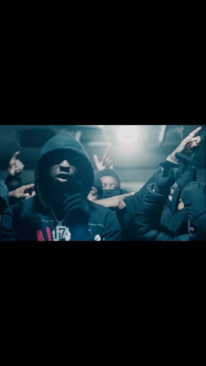 フレンチ・モンタナのインスタグラム：「LONDON MONTANA 🌊🌊 @kreptplaydirty @konanplaydirty DATWAY REMIX  DROPPING THURSDAY 🌊」