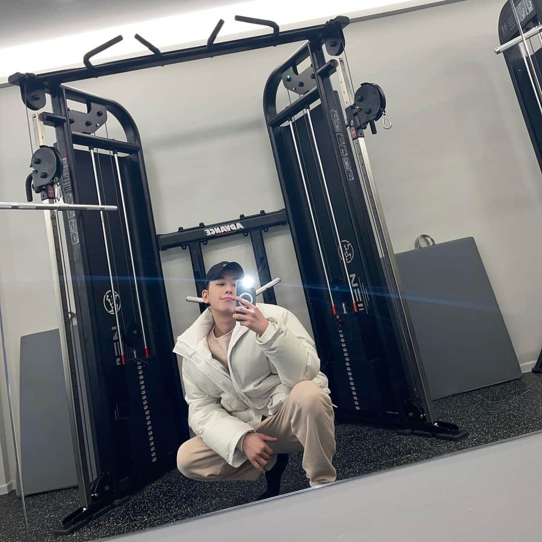 チェジン のインスタグラム：「오픈을 축하드립니다 김현지 대표님💙」