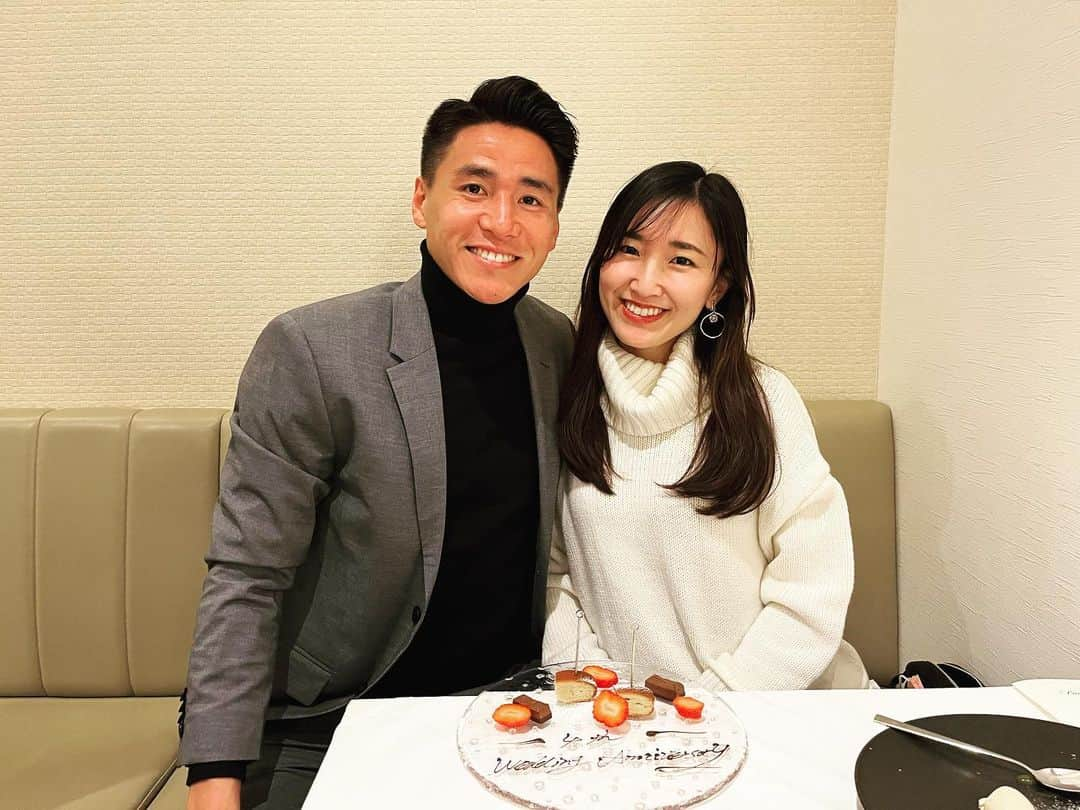 北脇健慈のインスタグラム：「4th Wedding Anniversary🎉🎊  これからもよろしくね☺️」