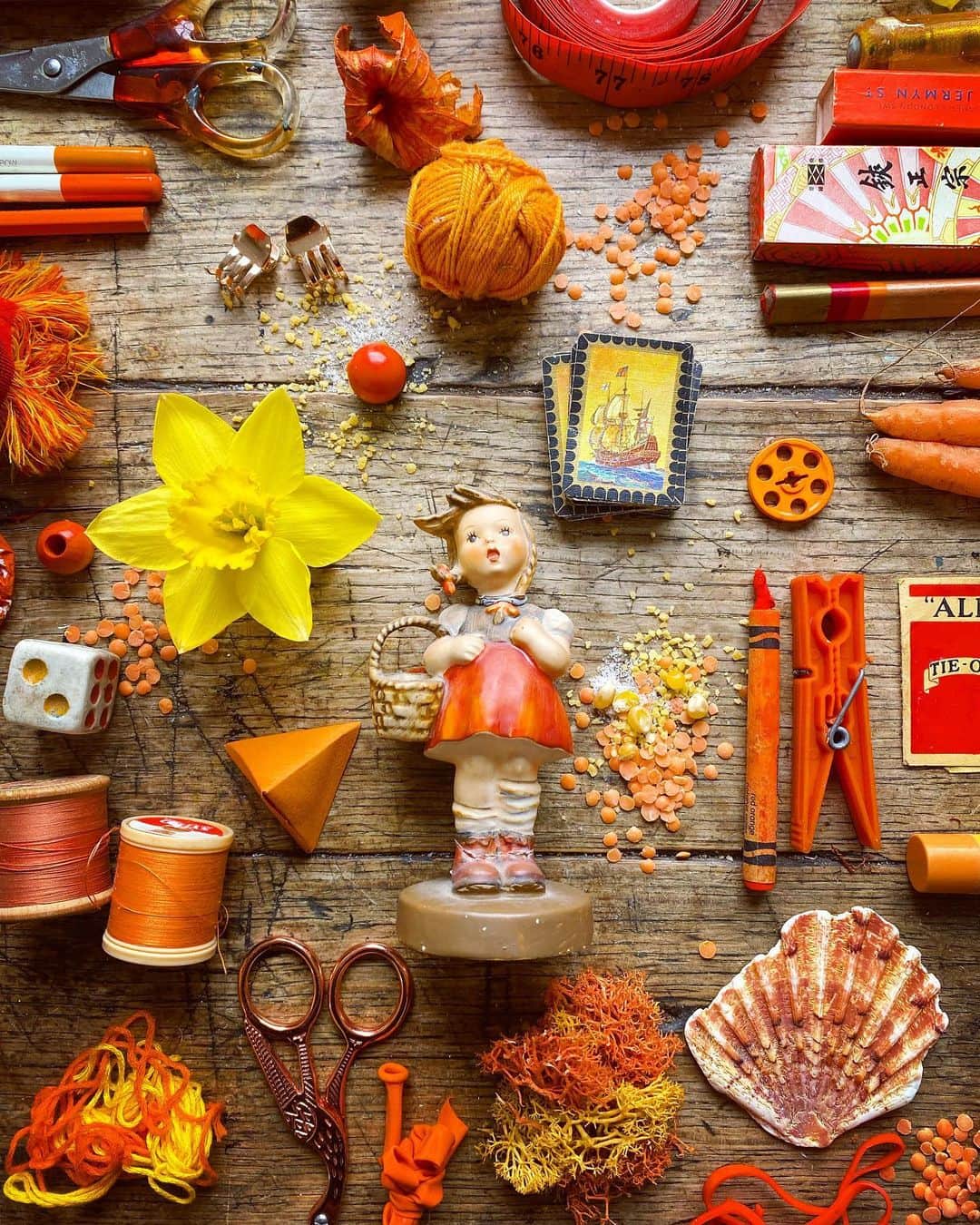 Tea and sittingのインスタグラム：「✨🥕🟠🧶🔶 #orangecollection #5ftinftable」