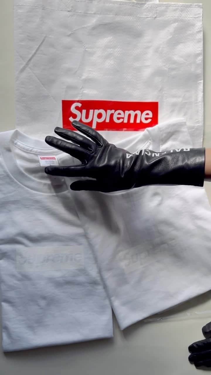 Supreme Mihoのインスタグラム：「⚡️⚡️⚡️ ✩ 2 type 😳 ✩ #supreme #シュプリーム」