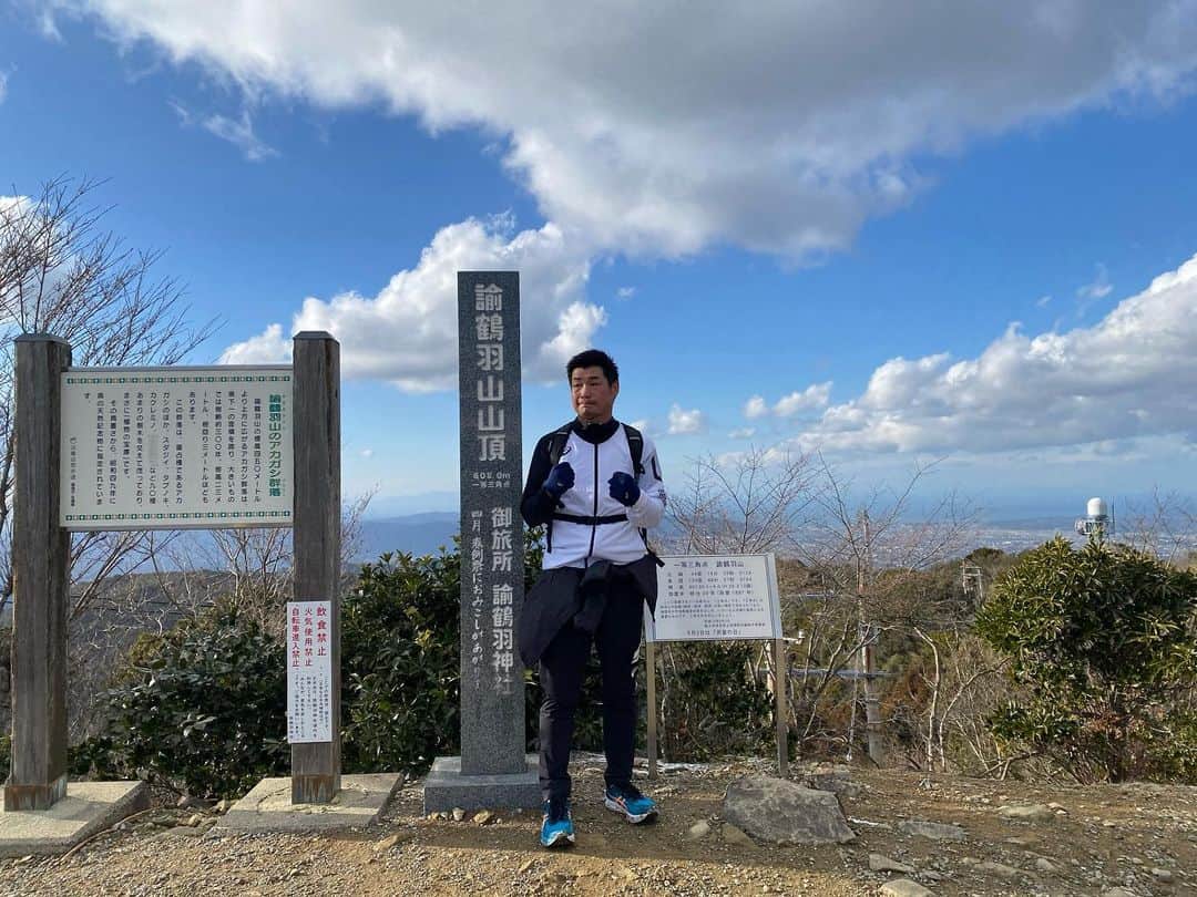 長谷川穂積のインスタグラム：「明日22日20時〜22時MBSで 75キロウルトラ山岳マラソン 引退してから一番の過酷なロケでした ロケ当日は10年に一度の大寒波の日 現役時代の走り込みキャンプ以上に過酷でした 本当に沢山の方に観てほしい TVerでも視聴できます #MBS #24時間75キロ山岳マラソン」