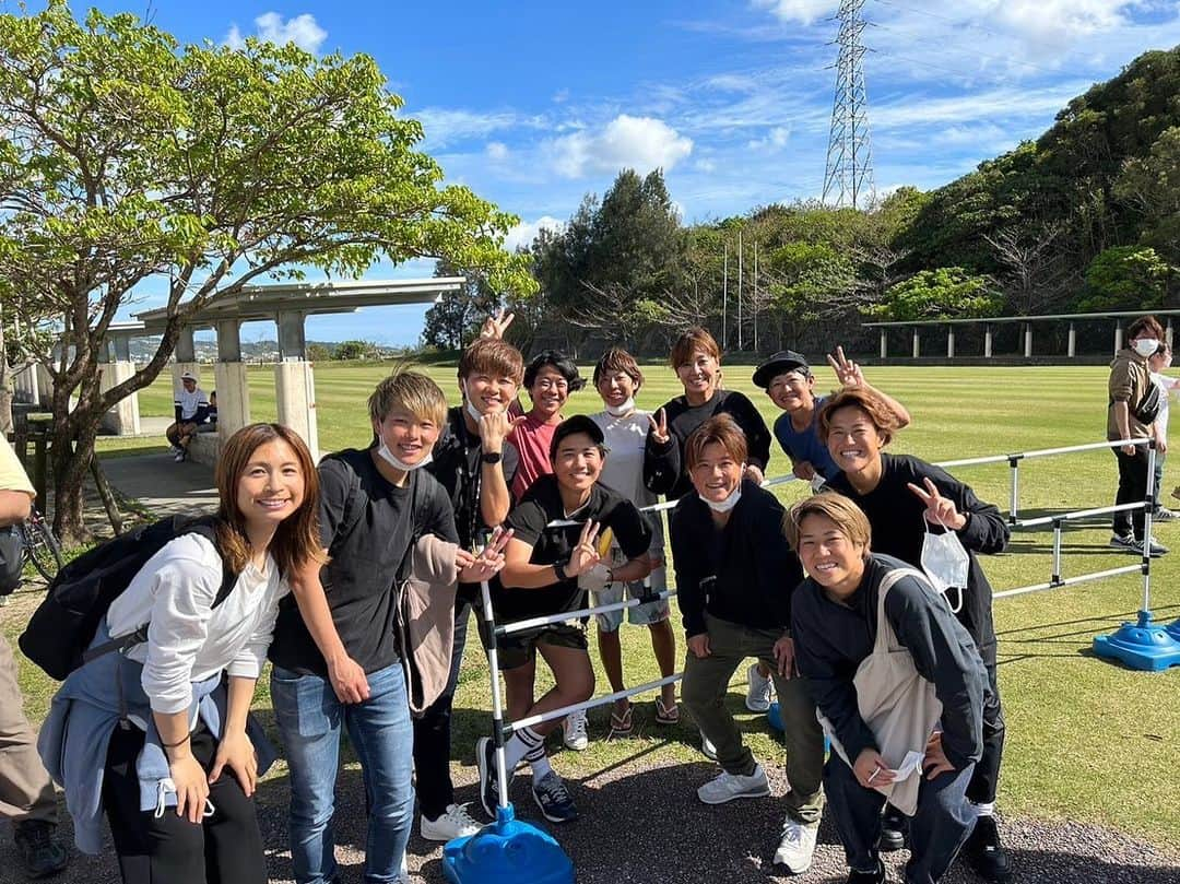 有吉佐織さんのインスタグラム写真 - (有吉佐織Instagram)「🏝☀️🌺  沖縄キャンプ終了〜  素晴らしい環境の中で 充実したトレーニングができました  サポートしていただいたパートナーの皆様 お世話になった『EMウェルネス暮らしの発酵ライフスタイルリゾート』の皆様 現地に応援来てくださった皆様  本当にありがとうございました！！  3/5のシーズン再開に向けて 引き続き頑張ります！！  #大宮アルディージャventus  #ヴィーナスじゃないよ #ベントスだよ #沖縄キャンプ #ありよしーさー #87 #プラスイノゆきコンビ #部屋っこ『ふむ』 #じーにゃす #りょうこありがとう #メイさんもありがとう」2月21日 20時40分 - ariyoshisaori_1101