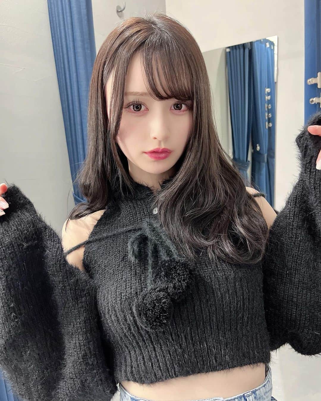 山本望叶のインスタグラム：「2/24〜私のセレクトショップ「M hearts」がSHOPLISTでOPENします！  SHOPLISTで買えるアイテムの中から、私がセレクトしたお洋服やアクセサリーでコーデを組むので、参考にしながらお買い物してもらえたら嬉しいです^^♡  お楽しみに！」