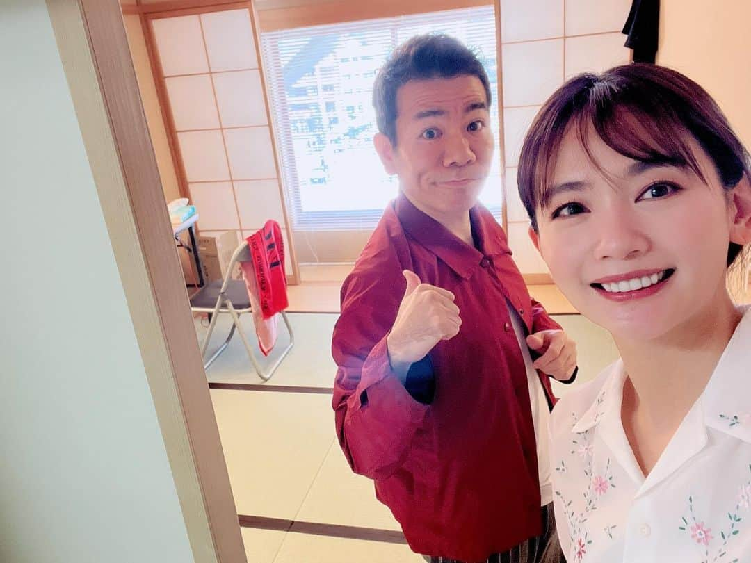 中村ゆりさんのインスタグラム写真 - (中村ゆりInstagram)「歌うシャイロック、京都南座公演、千穐楽を迎える事が出来ました。  写真は大好きなマギーさんと。 @jovijova_official   マギーさんとは私がまだ１６歳の頃にジョビレバという番組でレギュラーでご一緒させていただいておりました。  マギーさんの優しさ、プロフェッショナルさ、人間力に、こうして自分も歳を重ねて、深く理解出来るようになり、当時の未熟な自分が恥ずかしい程ですが、そんな頃から自分を知ってくださっている方がいて、２０年以上を経て、またこうしてご一緒させていただける事がとても嬉しいです。  歌うシャイロックでも、本当にたくさんアドバイスいただき、支えていただいております。  すぐ、マギーさーん！（助けて〜）と聞きに行く図々しい私😅  残りは福岡、東京。 毎日感謝しながら。  お越しくださった方々、本当に感謝です。 ありがとうございます。  残りも頑張ります🫡」2月21日 20時45分 - yurinakamurawoori