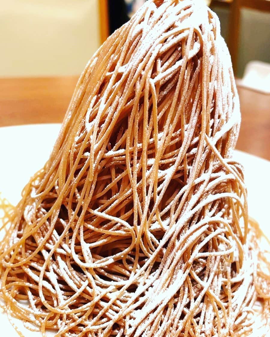 のインスタグラム：「中にバニラアイスが…ご馳走様。」