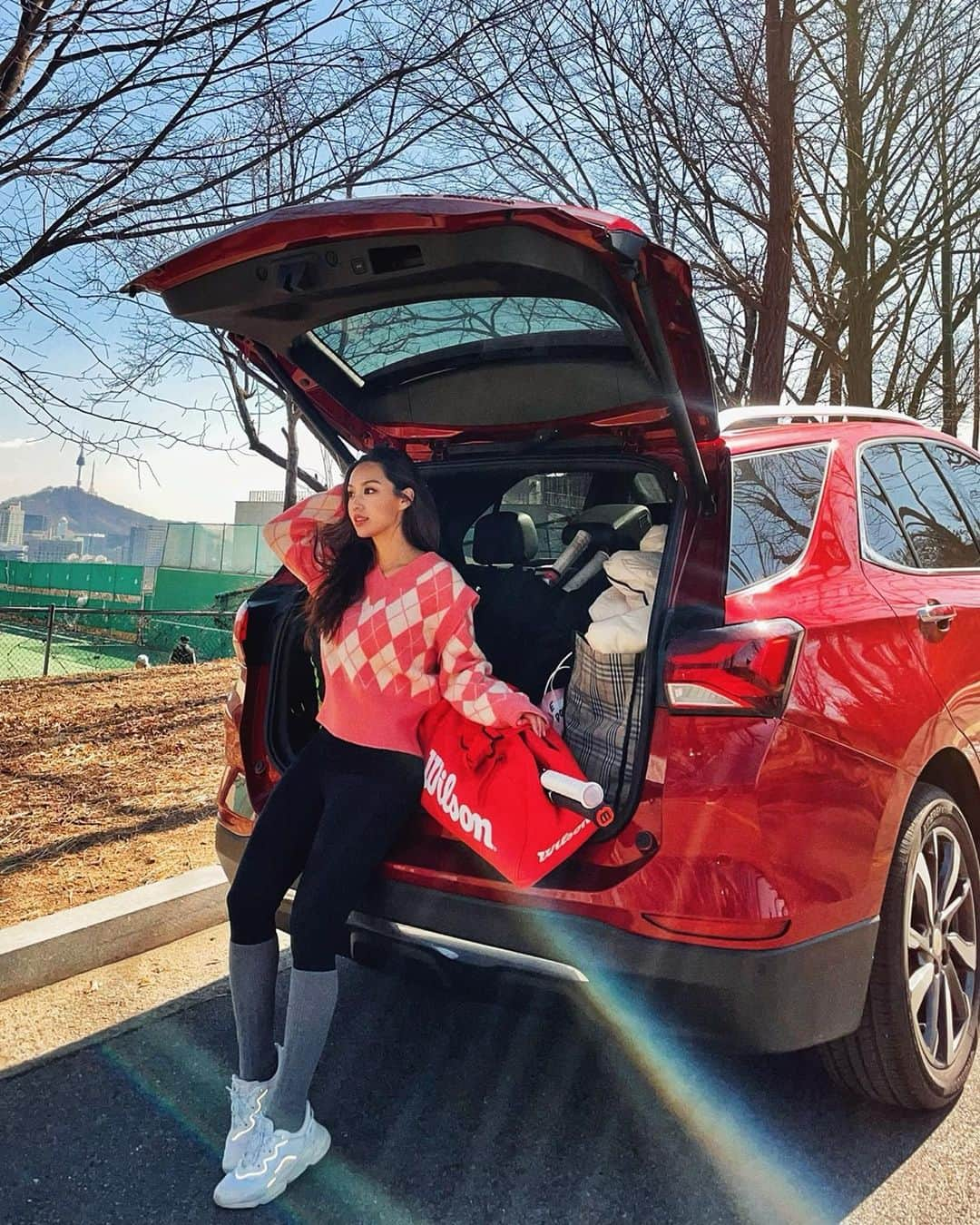 キム・ヒジョンのインスタグラム：「@chevroletkr 🚗❤️ #광고 #이쿼녹스」