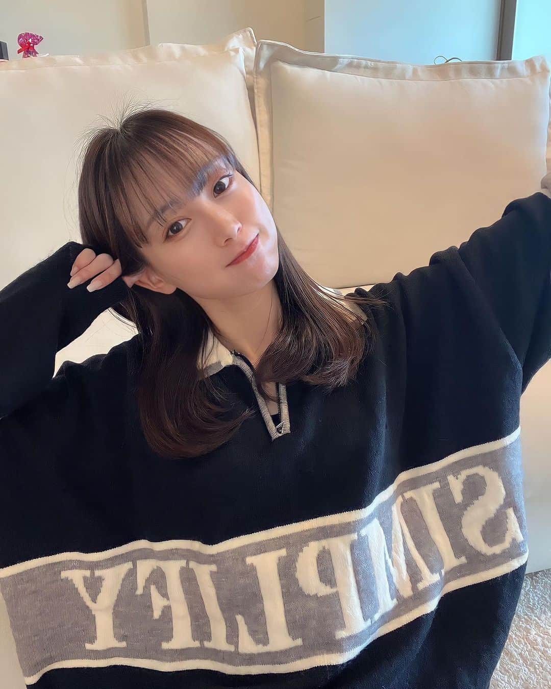 岡島彩花のインスタグラム：「・ 着回し力抜群のSHEINDAZYコーデ☺️🤎  今流行りのハーフジッパー🫶🏻 めちゃくちゃ可愛い！  クーポンコード：SSJP317 商品ID：3271567  @dazy_fashion @shein_official #SHEINDAZY#ootd#SHEINforAll#SHEINss23」